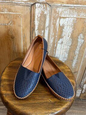 Patrizia Spring Step PAVRI Navy Blue Perforated Slip On Loafers Size 8 NWOT